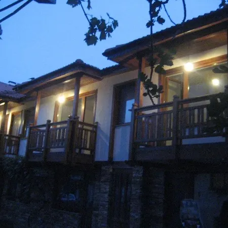 Bulgary Village * تشيرنوموريتس
